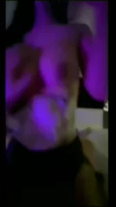 这骚女太骚了淫语挑逗我需
