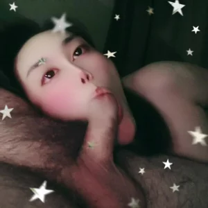 露脸口含住鸡把舌头各种打转